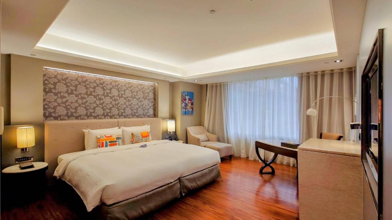 S Aura Hotel Tajpej Buitenkant foto