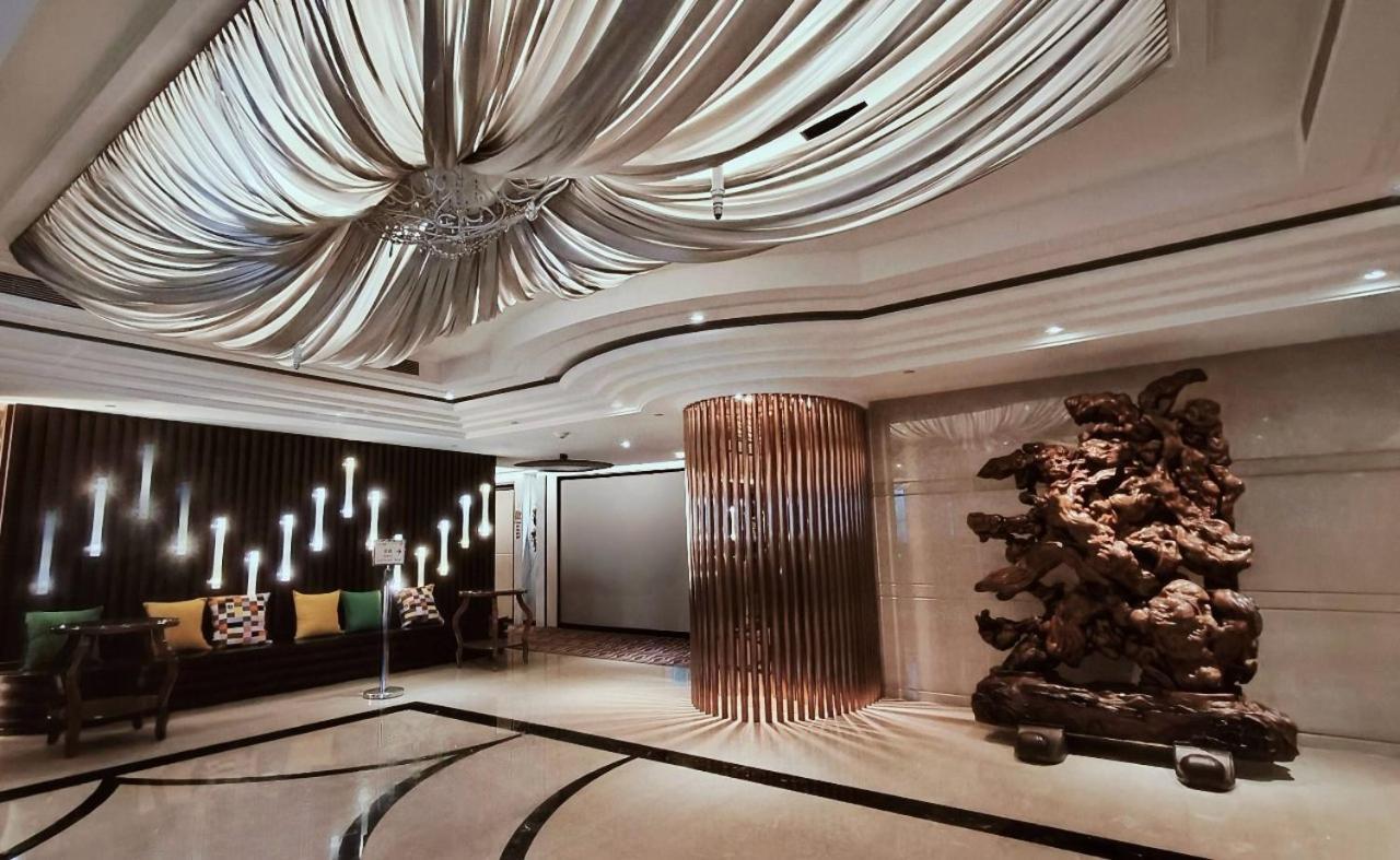 S Aura Hotel Tajpej Buitenkant foto