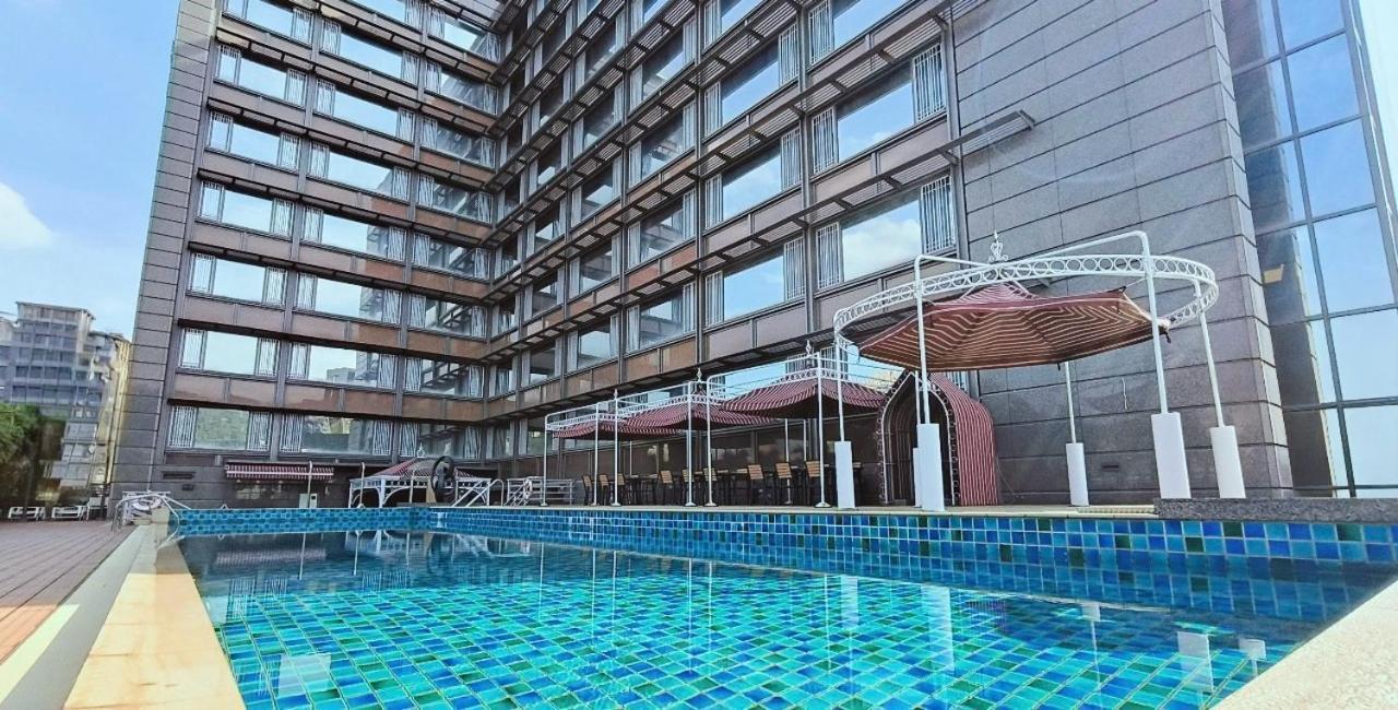 S Aura Hotel Tajpej Buitenkant foto