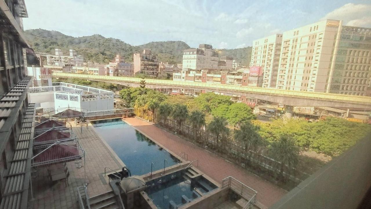 S Aura Hotel Tajpej Buitenkant foto